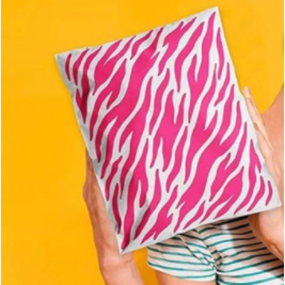 Hot Pink Tiger Print Polymailers. 10 x 13  qty  50